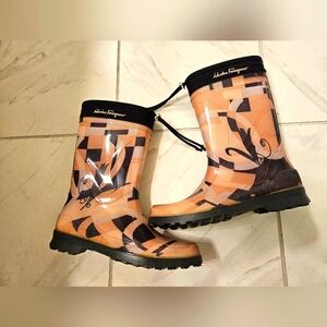 NWOT Salvatore Ferragamo size 7 rain boots